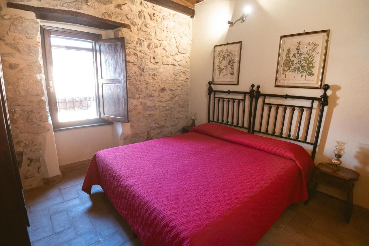 Nena Al Borgo Castello Bed & Breakfast Pico Ngoại thất bức ảnh