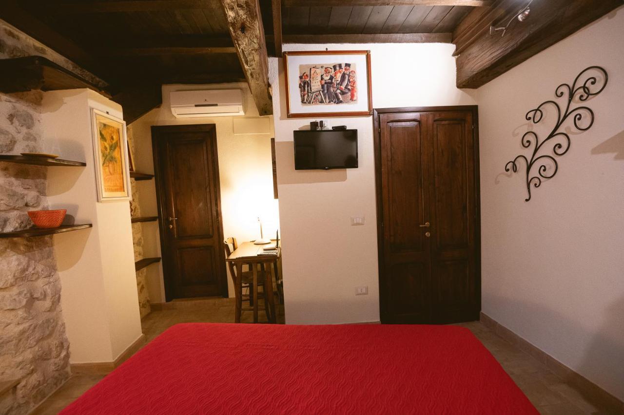 Nena Al Borgo Castello Bed & Breakfast Pico Ngoại thất bức ảnh