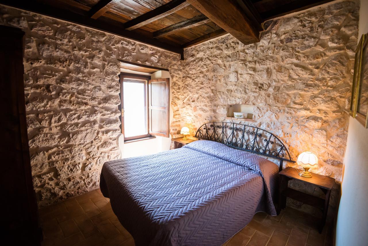 Nena Al Borgo Castello Bed & Breakfast Pico Ngoại thất bức ảnh