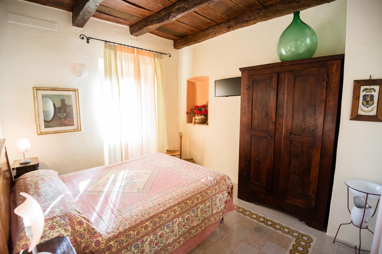 Nena Al Borgo Castello Bed & Breakfast Pico Ngoại thất bức ảnh