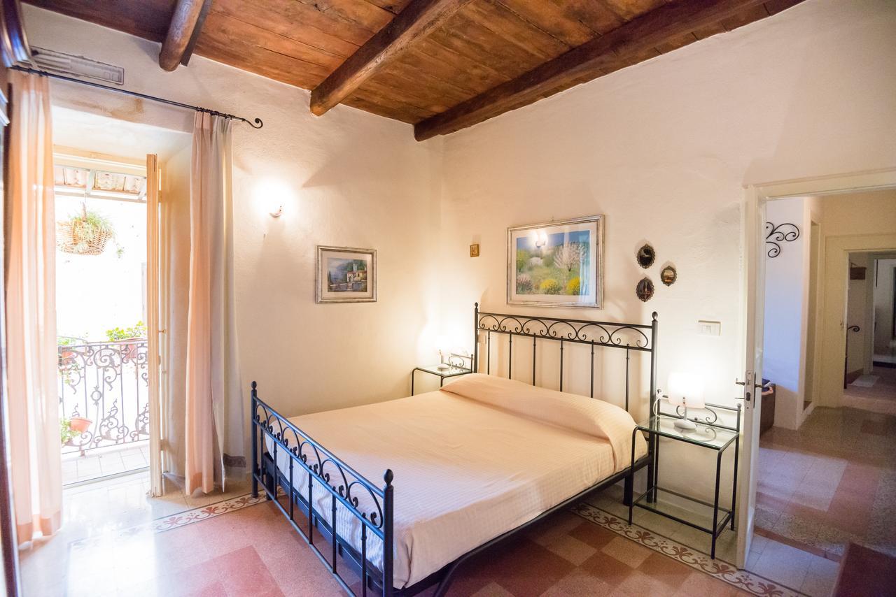 Nena Al Borgo Castello Bed & Breakfast Pico Ngoại thất bức ảnh